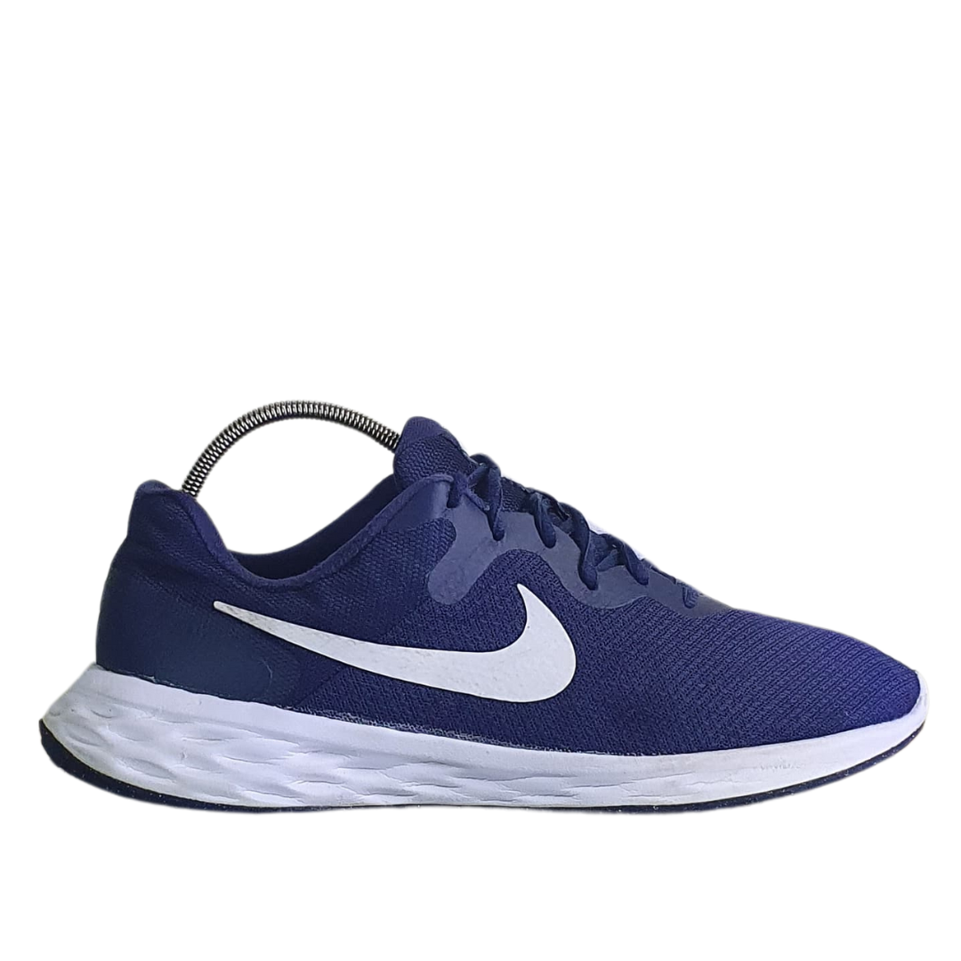 NIKE REVOLUTION  6