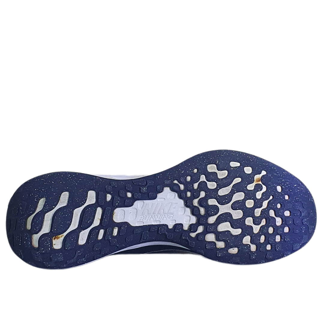 NIKE REVOLUTION  6