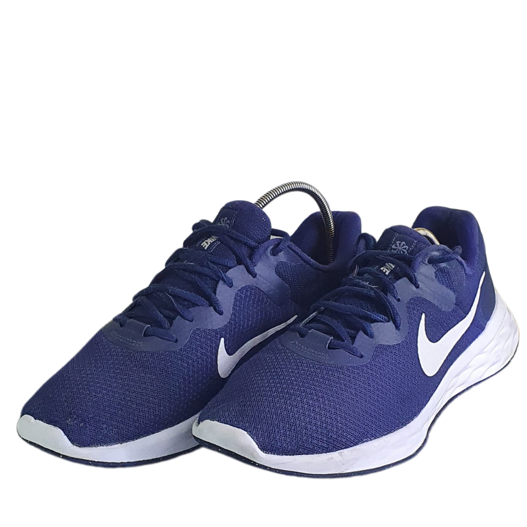 NIKE REVOLUTION  6