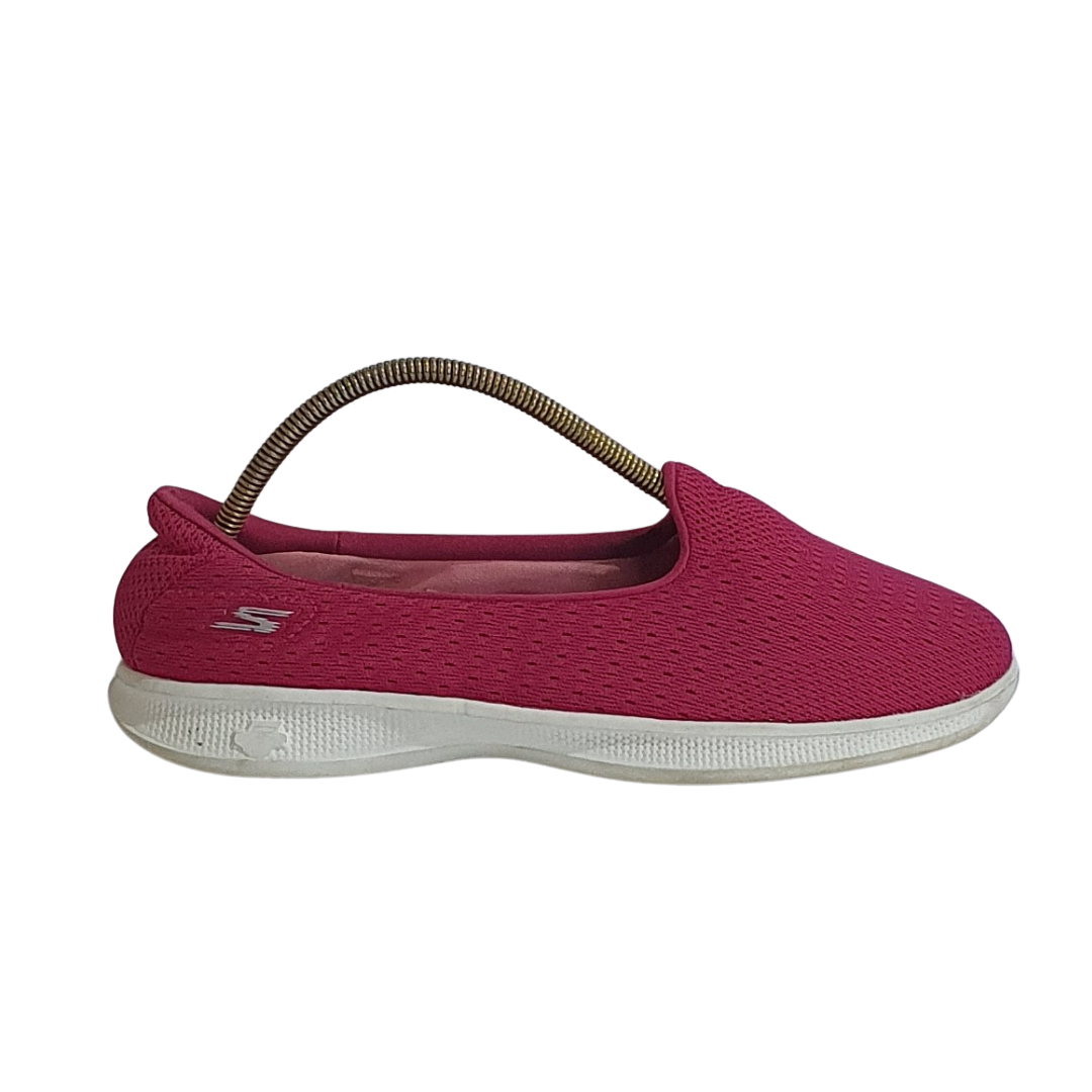 SKECHERS GO WALK  SLIP ON