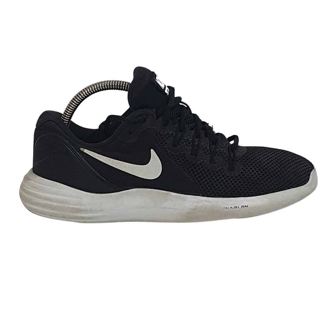 NIKE LUNAR