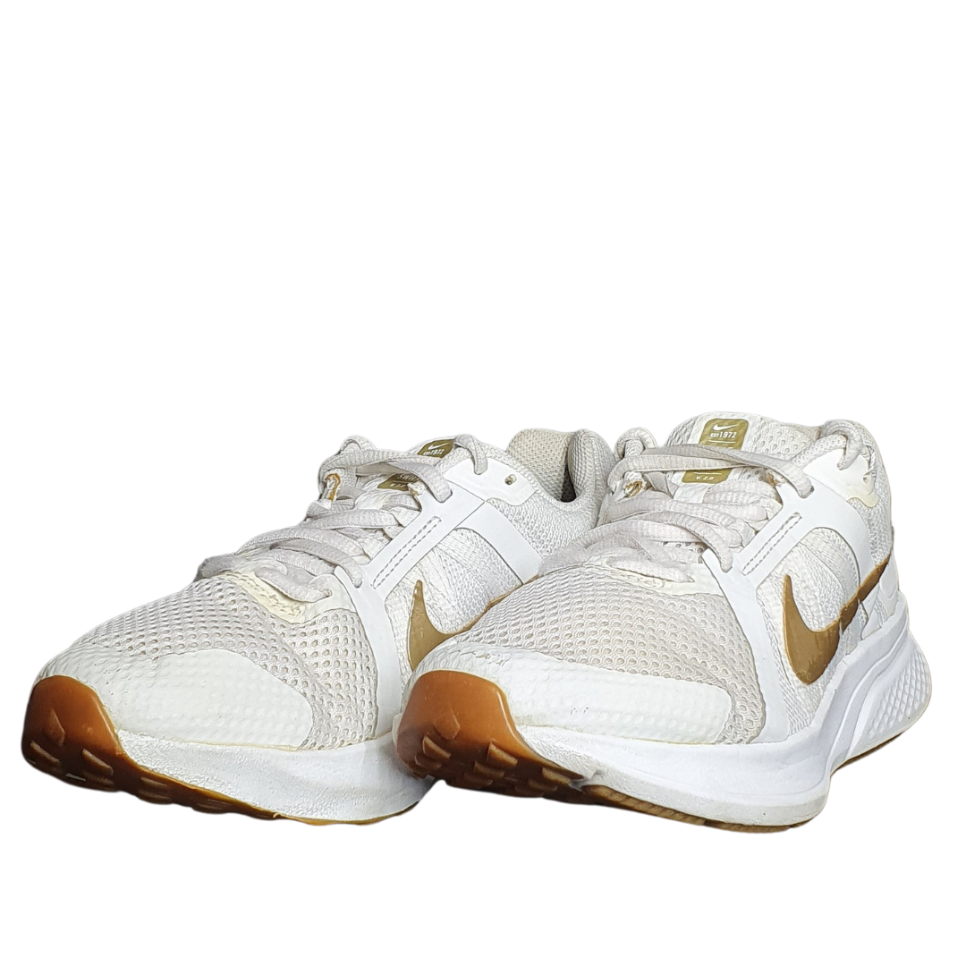 NIKE  RUN SWIFT 2