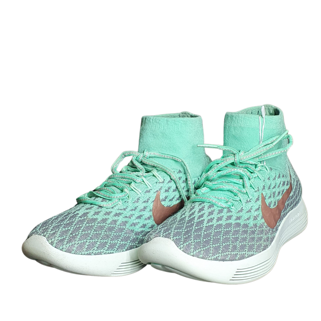 NIKE LUNARON FLYKNIT