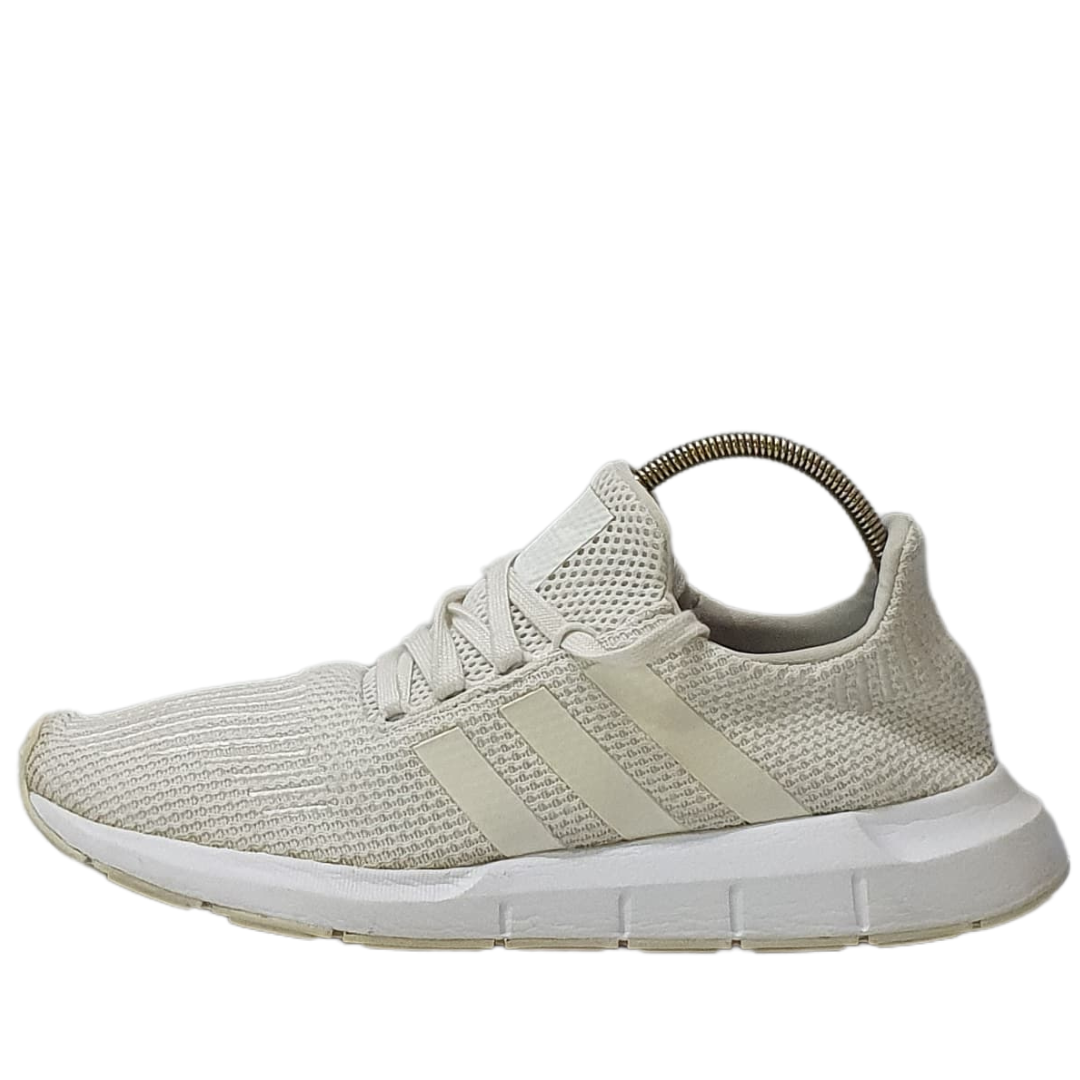 ADIDAS  SWIFT RUN