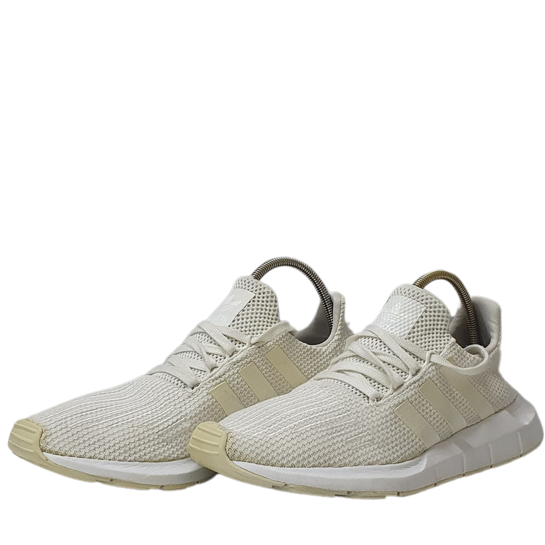 ADIDAS  SWIFT RUN