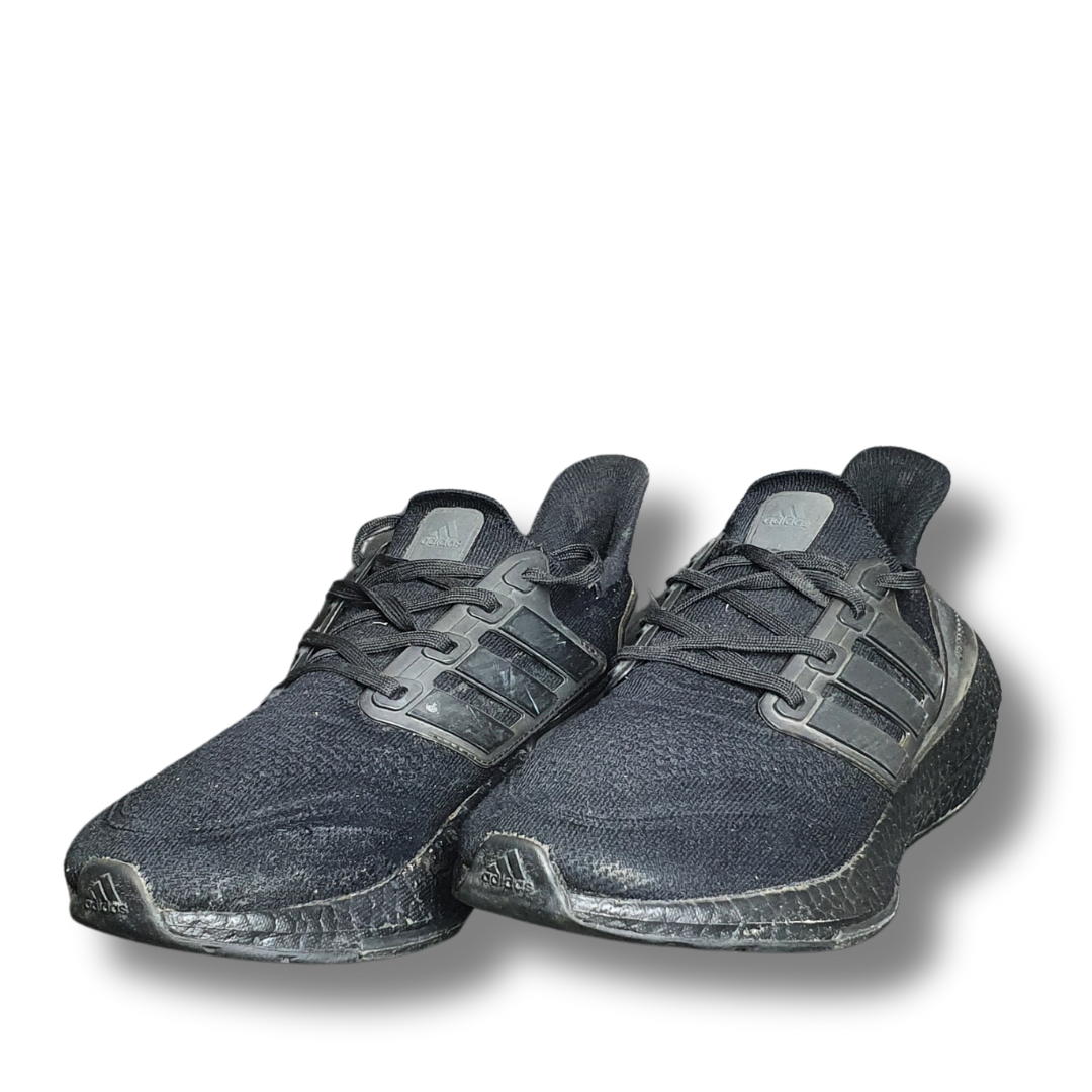 ADIDAS ULTRABOOST 21