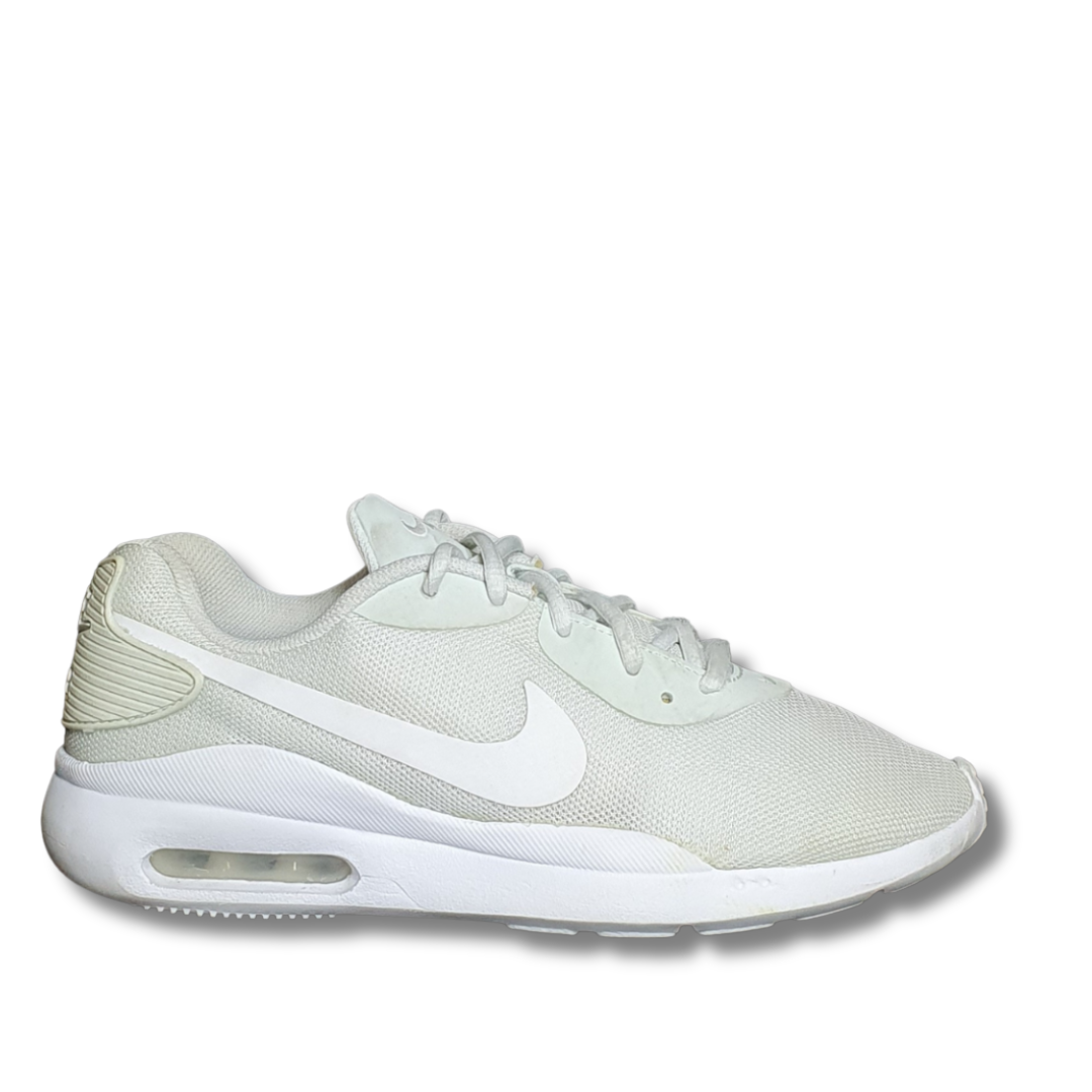 NIKE AIR MAX  OKETO