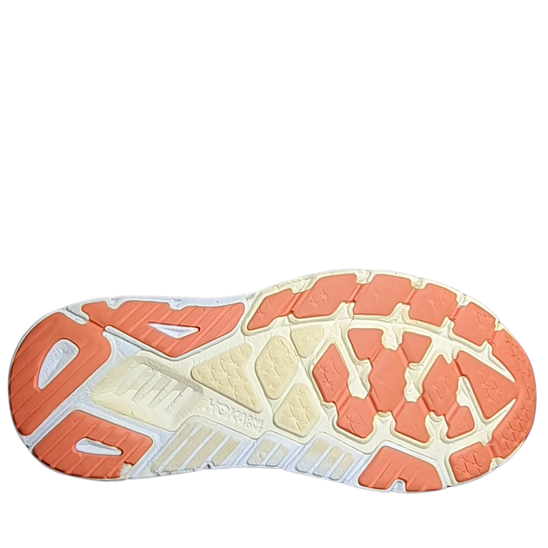 HOKA ARAHI 6