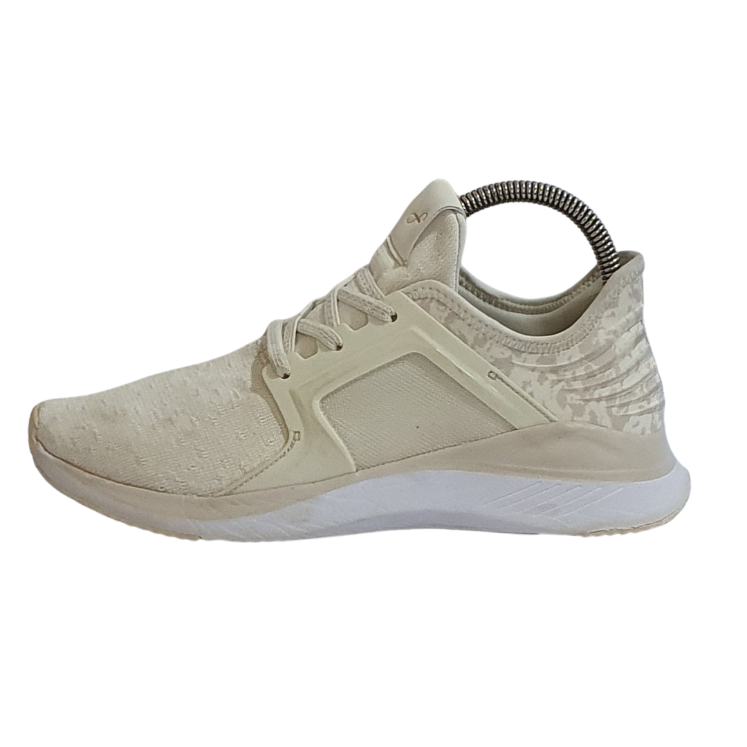 FREELY WOMEN SLIP ON