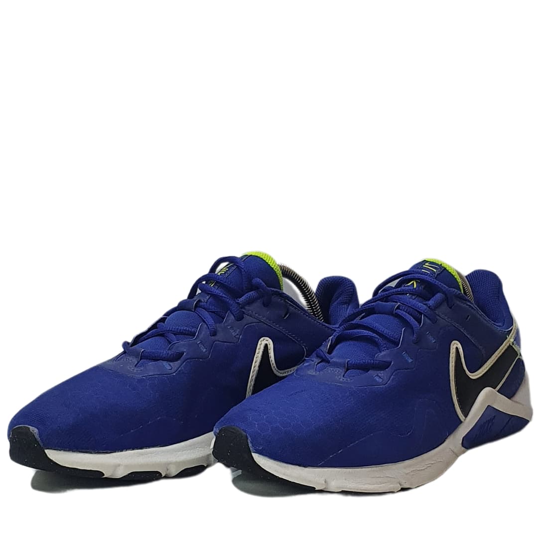 NIKE  LEGENDS ESSENTIAL 2
