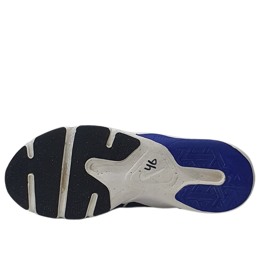 NIKE  LEGENDS ESSENTIAL 2