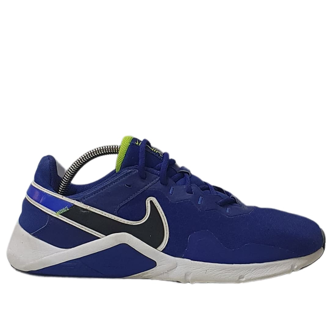 NIKE  LEGENDS ESSENTIAL 2