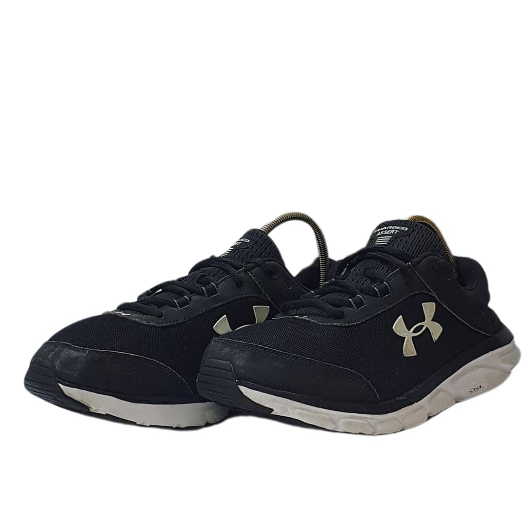 UNDER ARMOUR   CHARGED ASSERT 8