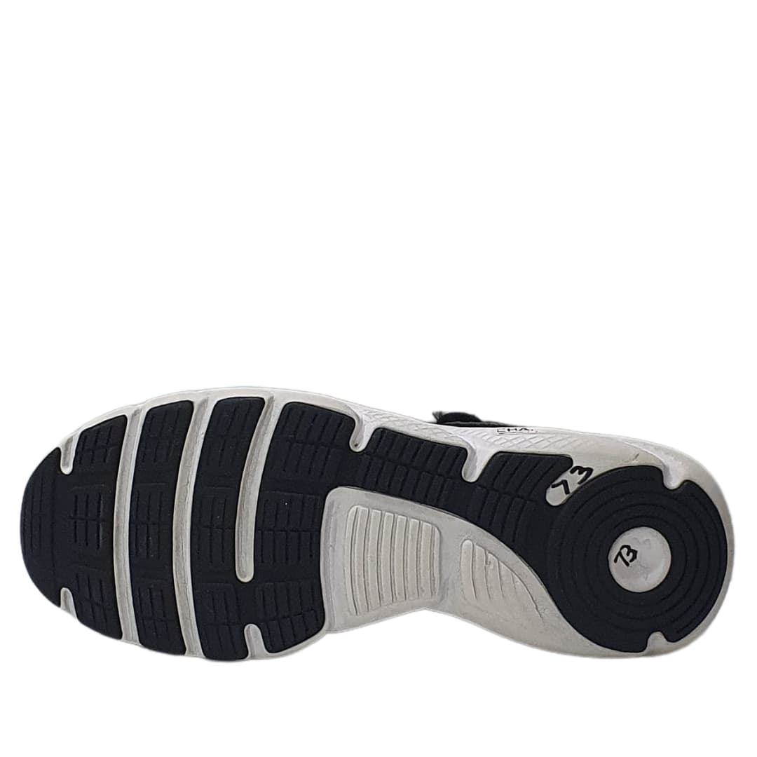 UNDER ARMOUR   CHARGED ASSERT 8