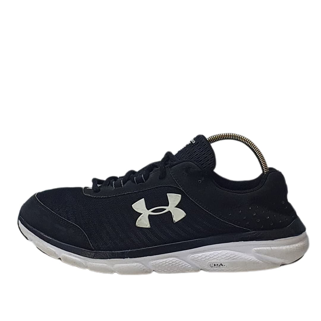 UNDER ARMOUR   CHARGED ASSERT 8