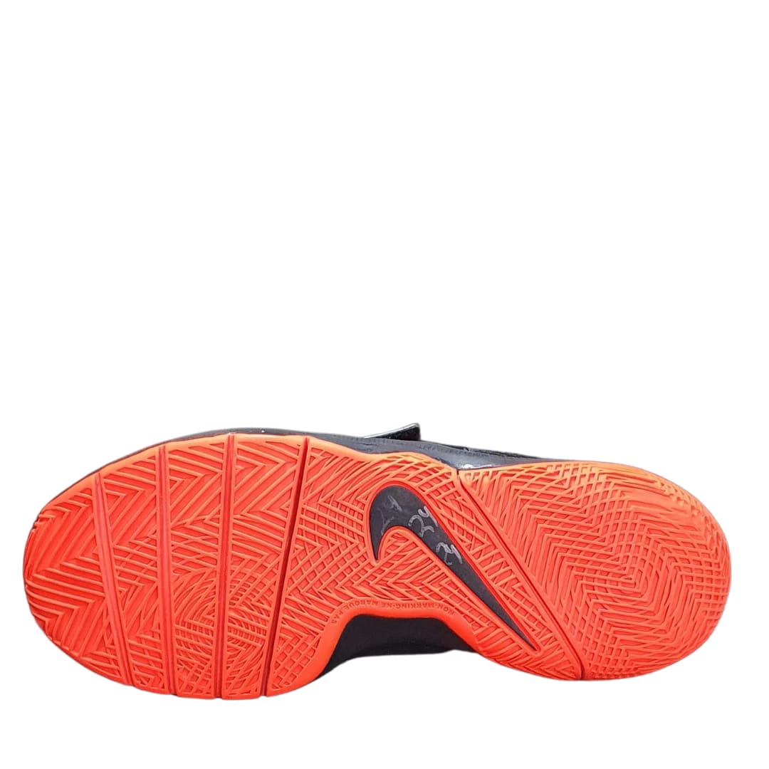 NIKE  TEAM HUSTLE D8