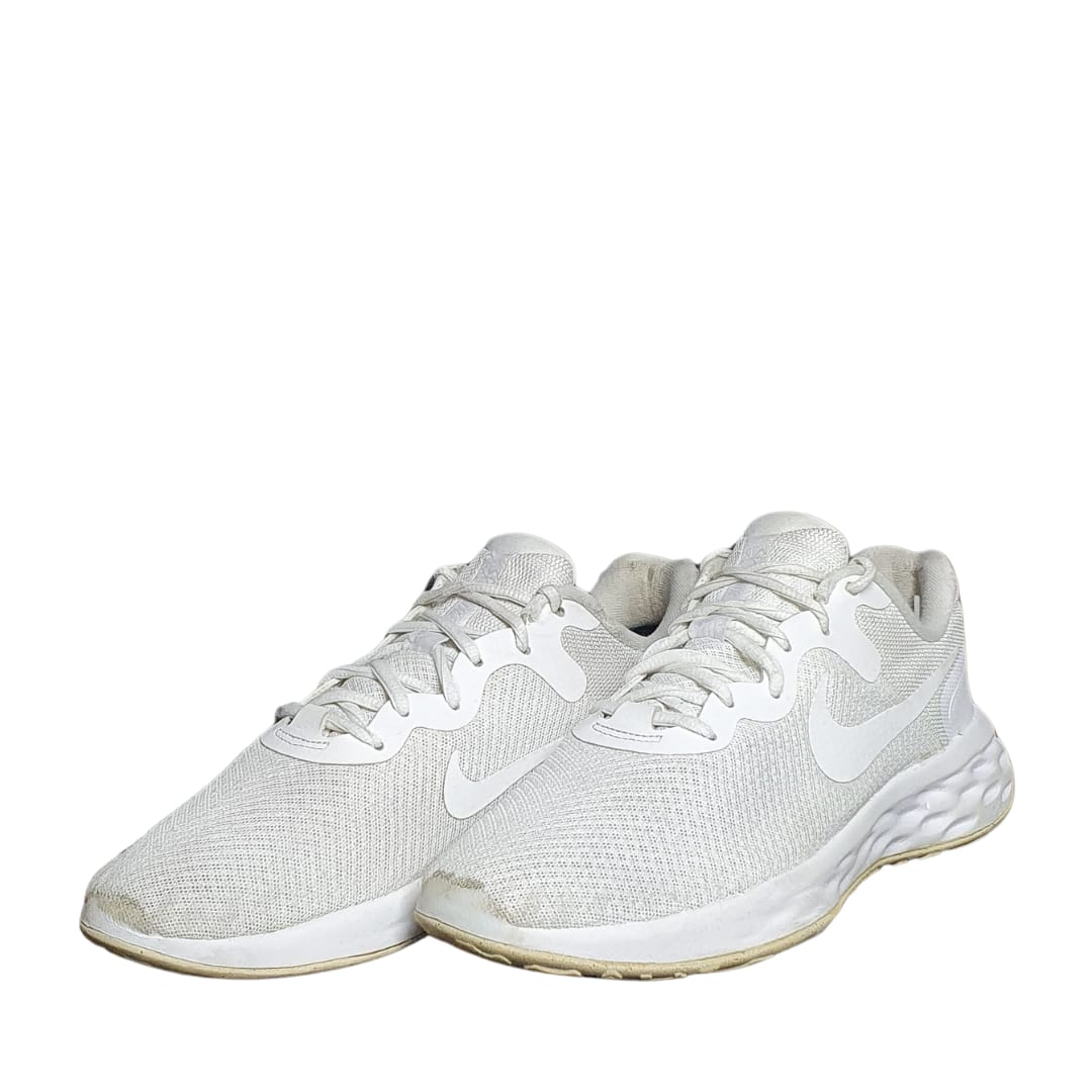 NIKE REVOLUTION 6