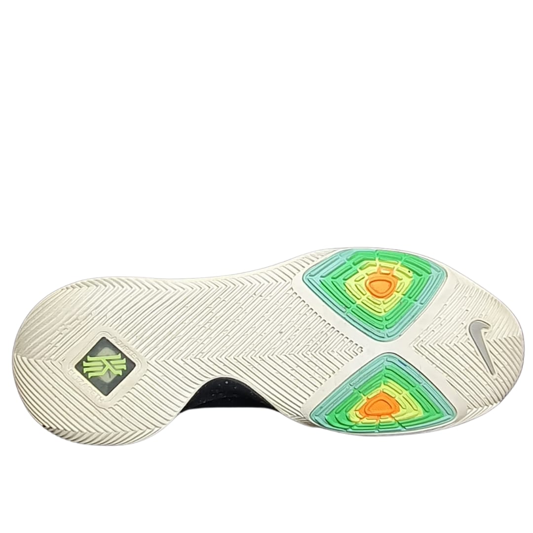 NIKE KYRIE 3