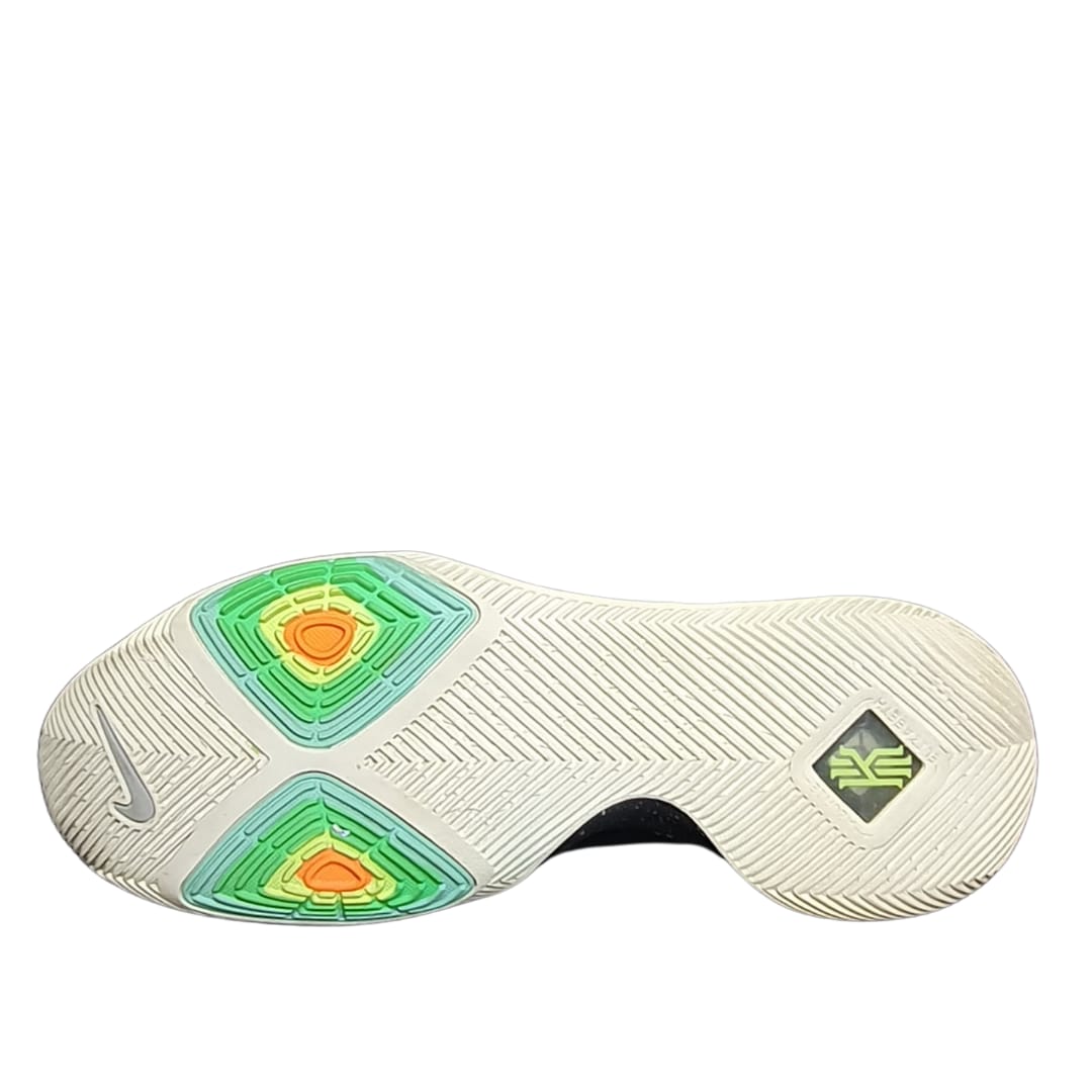 NIKE KYRIE 3