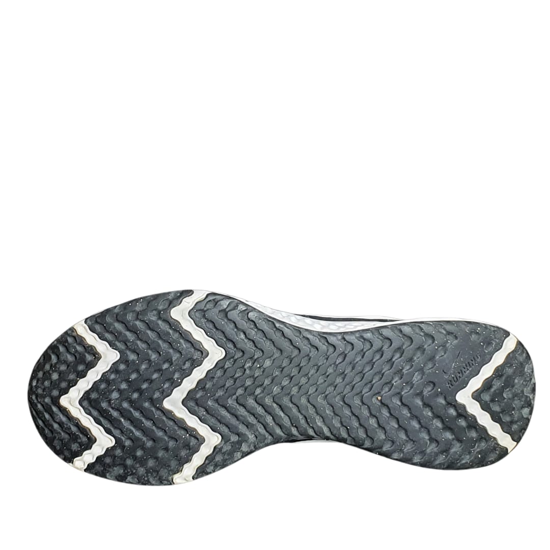 NIKE REVOLUTION 6