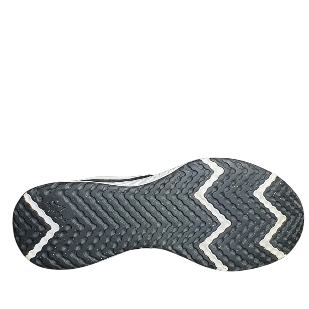 NIKE REVOLUTION 6