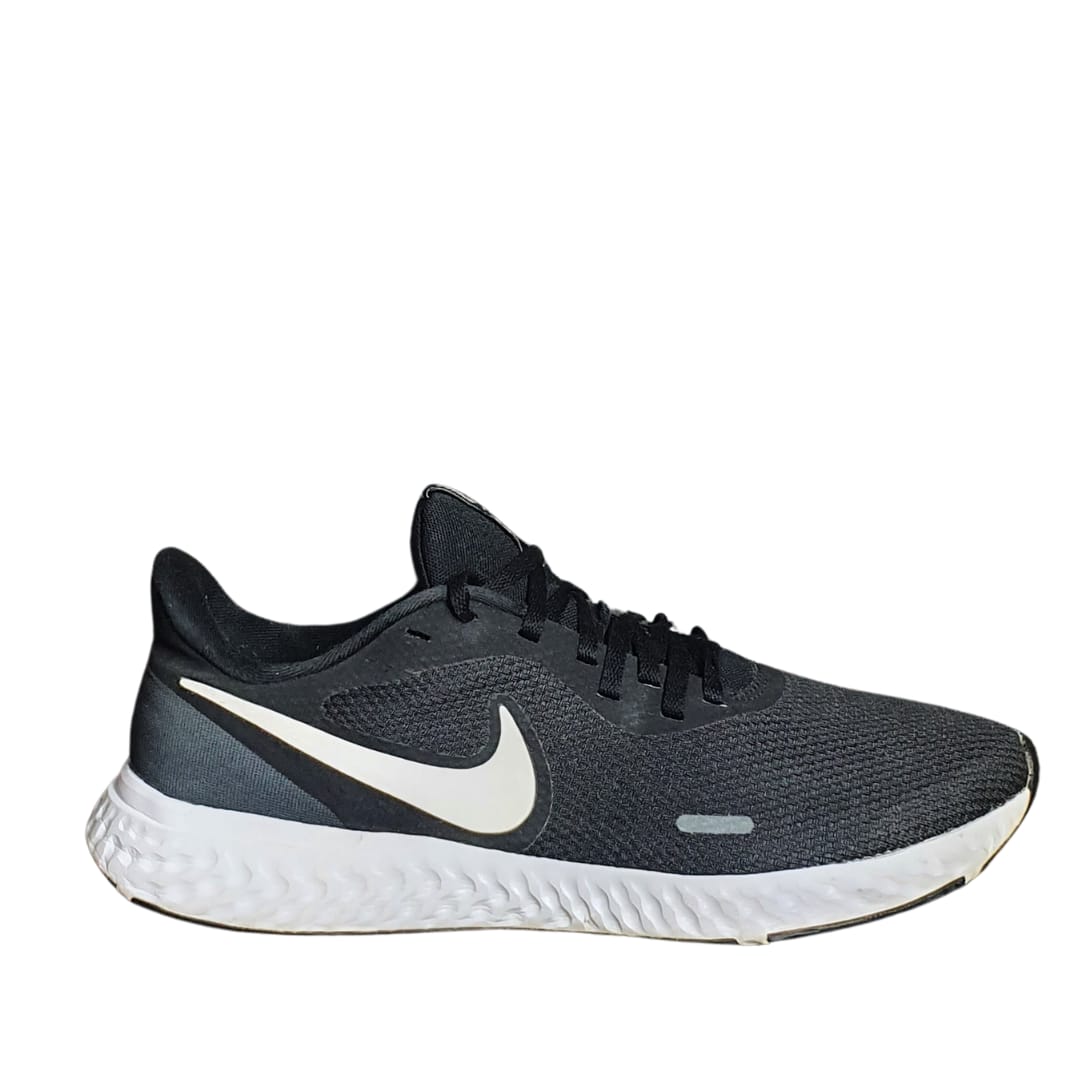 NIKE REVOLUTION 6